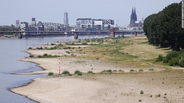 220722112450-germany-rhine-river-low-levels-0718-exlarge-169